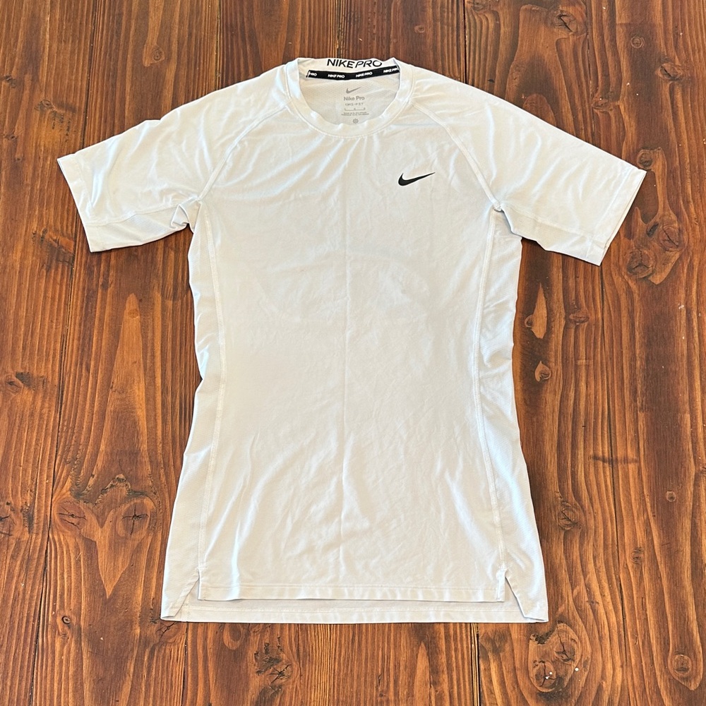 Nike pro Men's White Short Sleeve dri-fit